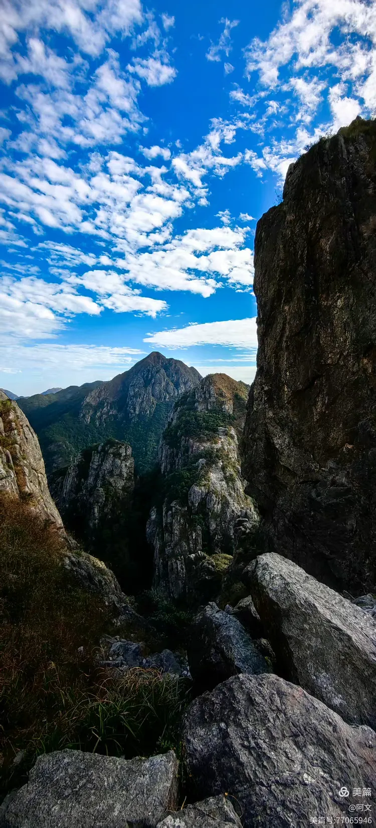广东最险山峰一一龙斗峰